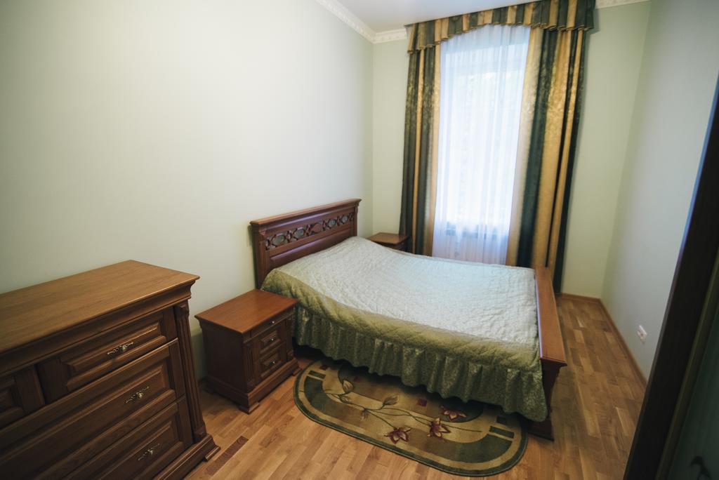 Apartment On Bernarda Meretyna Lviv Exterior photo