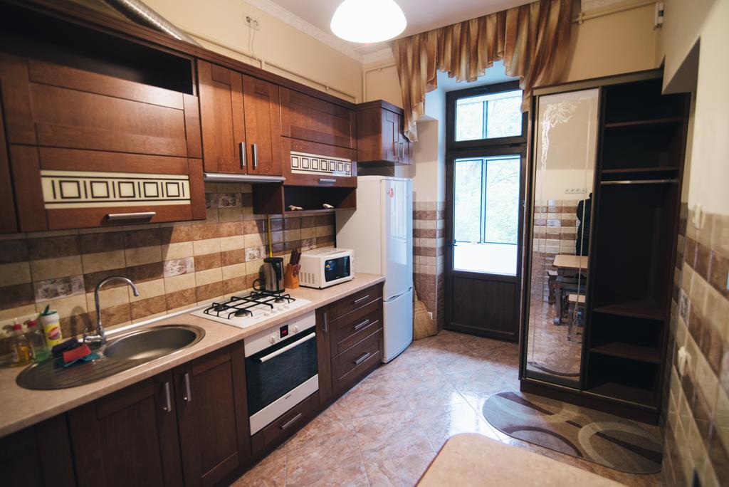 Apartment On Bernarda Meretyna Lviv Exterior photo
